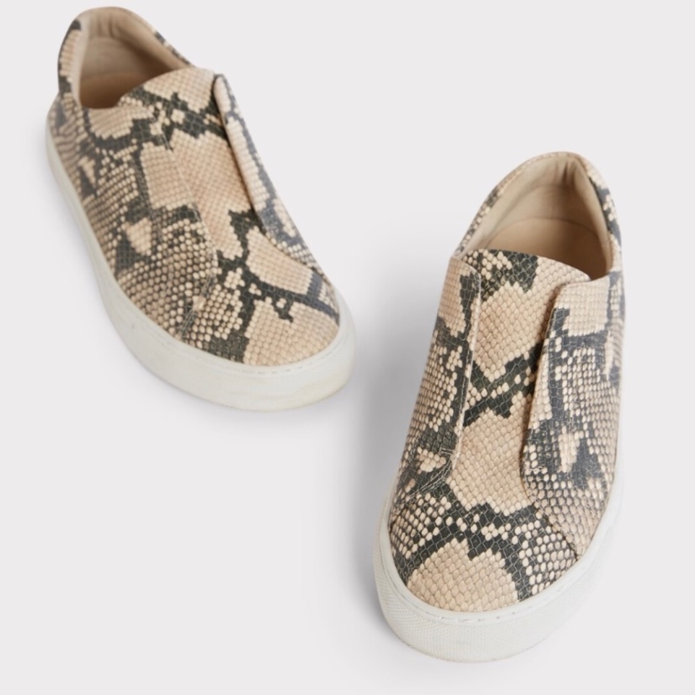 J.Slides NYC Women’s Size 9 Luv Snake Sneaker